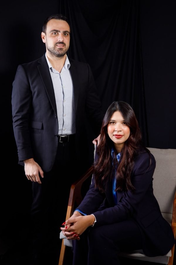 Equipe Silva & Cardoso em atendimento